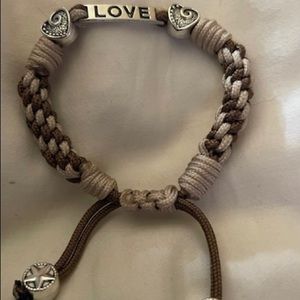 Decorative paracord bracelets